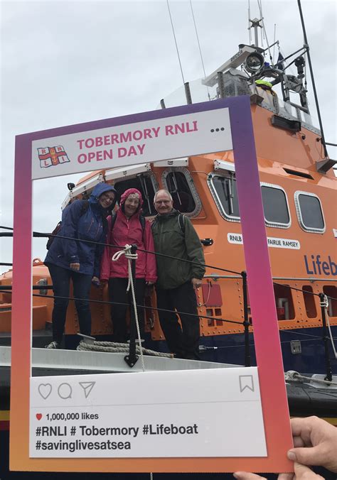 Dreich Weather Fails To Dampen Spirits At Tobermory Lifeboat Day Rnli