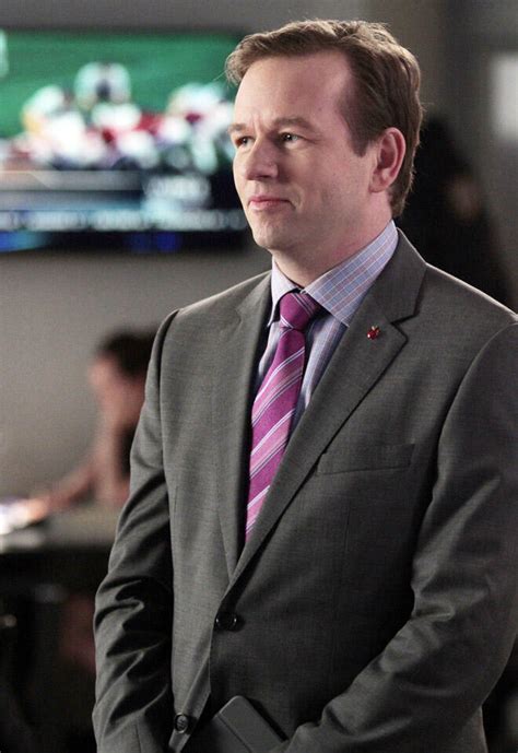 5 Reasons We Love Unforgettables Dallas Roberts Tv Guide