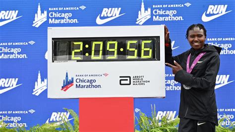 Kenya S Ruth Chepngetich Sets Women S World Record At Chicago Marathon