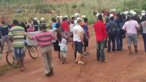 Vídeo Moradores De área Invadida Em São Sebastião No Df Entram Em