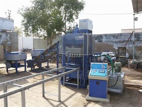 Mild Steel Concrete Paver Block Machine For Construction Capacity