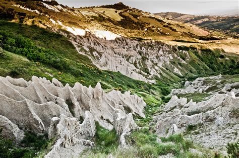 I Calanchi Di Atri Paesaggio Selvaggio D Abruzzo Discovery Abruzzo