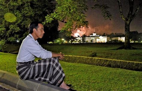 Jokowi questions Indonesia's slow economic growth - Business - The Jakarta Post