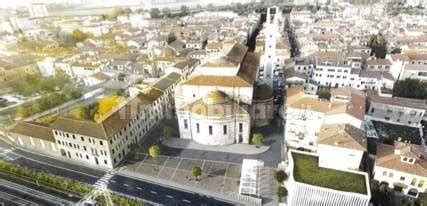 Vendita Appartamento Pontedera Trilocale In Piazza Caduti Divisione