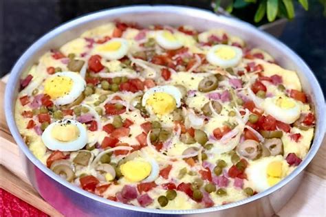 Torta Portuguesa Ovos Cozidos Presunto Azeitona Ervilha E Tomate