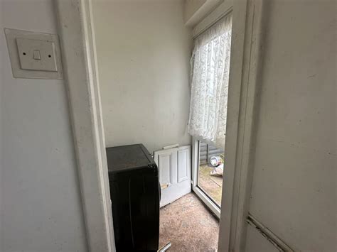 3 Bedroom Semi Detached House In Birmingham Property Auctions Bond Wolfe