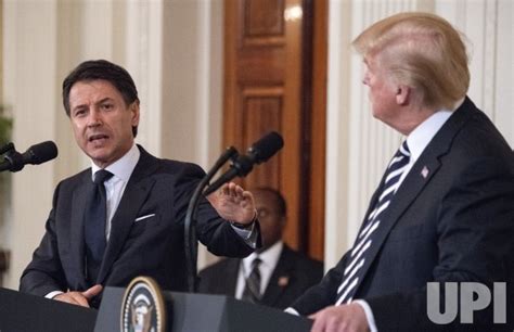 Photo President Trump And Italian Pm Giuseppe Conte At Joint Press