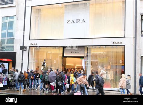 Zara Shop England Hi Res Stock Photography And Images Alamy