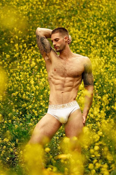 Handsome Bodybuilder Sexy Muscle Jock Hunk Hot Buff Alpha Male Man 4x6 Glossy Photo Poster Print