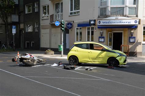 Motorradfahrer Nach Unfall Schwer Verletzt