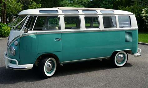 1964 Volkswagen 21-Window Deluxe Samba / Type II Bus | Fiore Motors