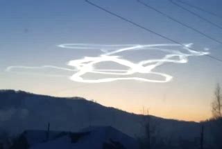 Strange Cloud Trail In Siberian Sky Caught On Video