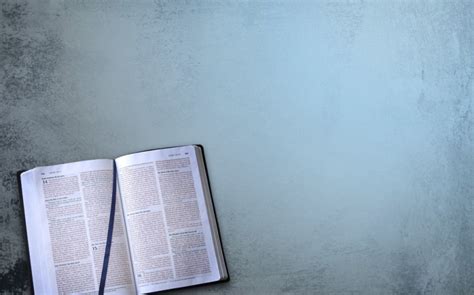 Open Bible And Blue Graphic Backgrounds For Powerpoint Templates Ppt