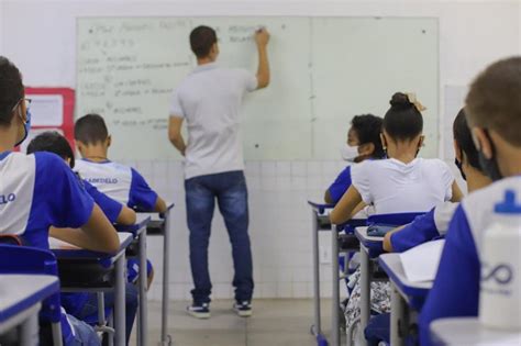 Alunos do 6º ao 9º ano do Ensino Fundamental e Educação Infantil