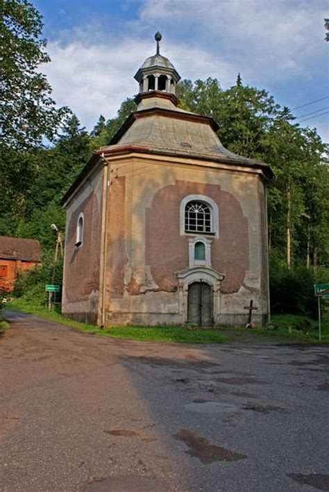 Lewin Kłodzki Barokowy kościół św Jana Nepomucena 1734 Atrakcje