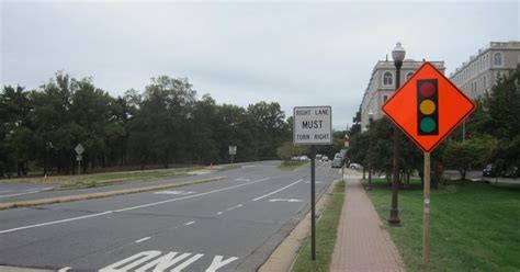 ode street tribune  light