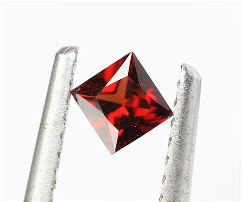 RHODOLITE GARNET RED ORANGE PRINCESS CUT GEM AFRICAN NATURAL FACETED