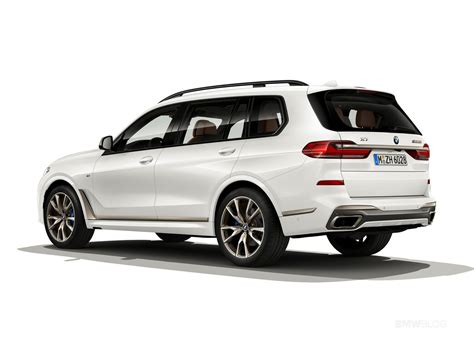 WORLD PREMIERE: 2020 BMW X7 M50i -- The Most Powerful X7