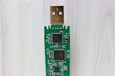 Внешний ТВ-тюнер для ноутбука с подключением через USB, с видеозахватом ...