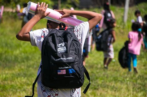 Madre de Dios Cáritas inicia la entrega de kits escolares a