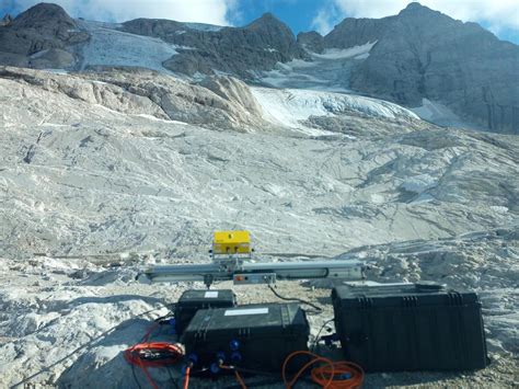 Marmolada Individuati 3 Corpi Sul Ghiacciaio In Corso Il Recupero