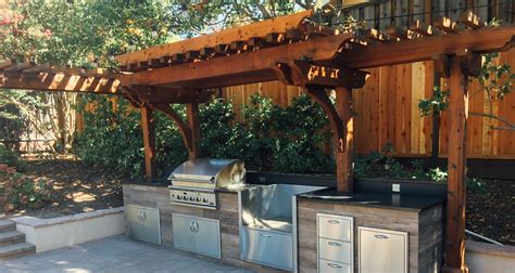 Outdoor Kitchen Pergola Ideas and Alternatives: 5 Designs