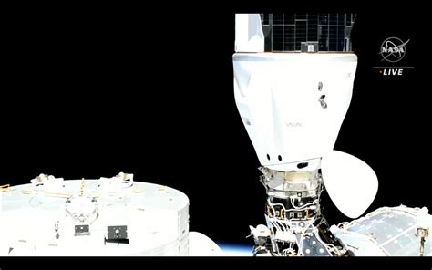 Watch Astronauts Teleport To The Spacex Dragon Capsule Site On The