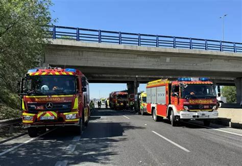 Ferit greu en xocar el seu camió contra un pilar d un pont a l A 2