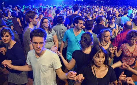 Yaouank Plus De Personnes Au Plus Grand Fest Noz De Bretagne