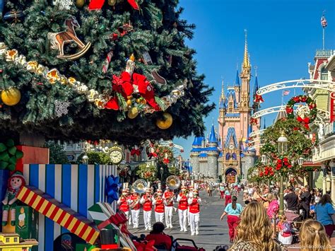 8 Rules Nobody Warns You About During Christmas in Disney World | the