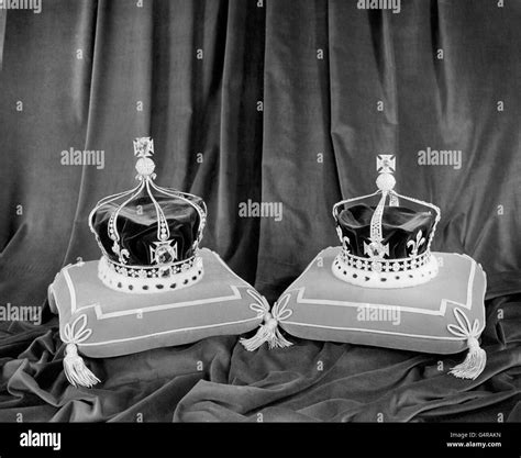 Queen marys crown Black and White Stock Photos & Images - Alamy