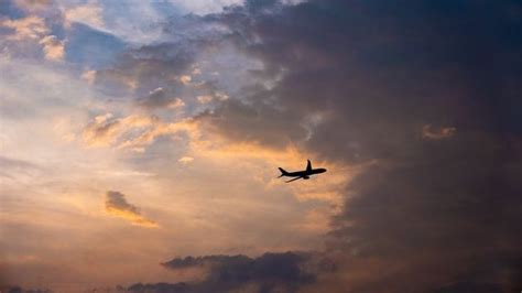 Sognare Un Aereo Che Precipita Cade Significato