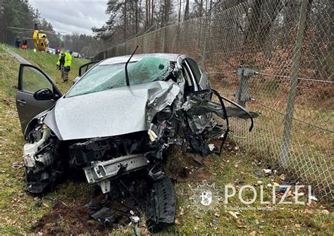 Frau Bei Unfall Schwer Verletzt