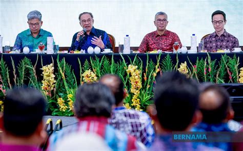 BERNAMA ANWAR URGES RELIGIOUS COUNCILS TO LEVERAGE FINANCIAL INDUSTRY