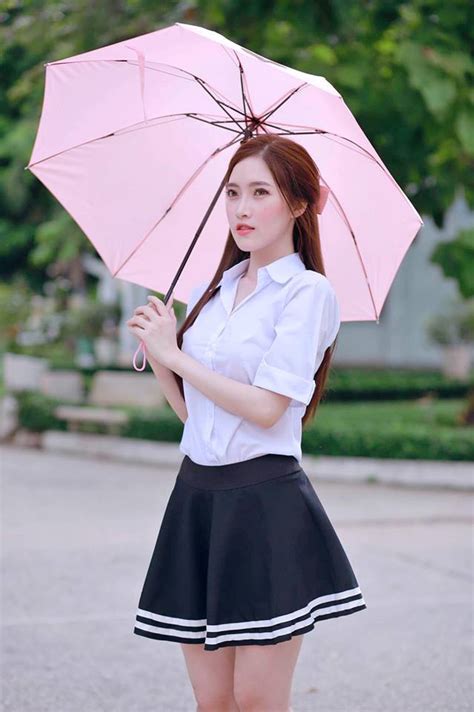 Lột bỏ vẻ sexy hot girl Thảo My gây ngạc nhiên với hình ảnh nữ sinh