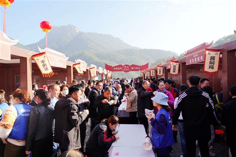 吃货的狂欢节，鲁山美食烤鸡子、羊杂可、八大碗、揽锅菜齐聚尧山凤凰网