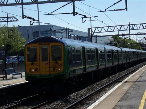 London Northwestern Railway Class 319 319460 Passing Milto Flickr