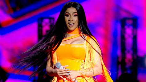 Cardi B Asks Fans To Return The Wig She Threw Into The Audience Allure