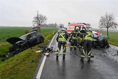 Autos Krachen Bei Hartha Frontal Zusammen