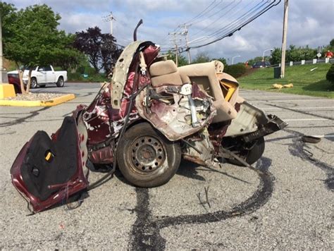 Crazy Crash Cuts Car In Half In Christiana The Latest From Wdel