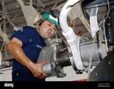 Us Navy Aviation Machinist Mate Stock Photo Alamy