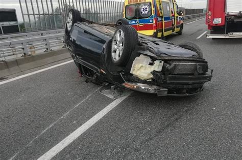 Wypadek na A4 w Zabrzu Zderzenie dwóch osobówek Potężne utrudnienia w