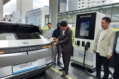 Foto Permudah Konsumen EV Hyundai Berencana Pasang SPKLU Di Banyak Mal