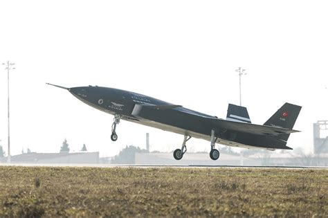 Turkeys Kizilelma Unmanned Fighter Jet Completes Flight Test