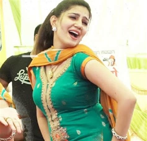 Sapna Chaudhary Dance, Songs, Biography, Age, Height and Personal ...