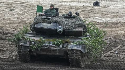 Poland requests German approval to send Leopard 2 tanks to Ukraine : r/LessCredibleDefence