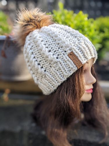 Ravelry Spikelet Bulky Knit Hat Pattern By Annanitato Lolo