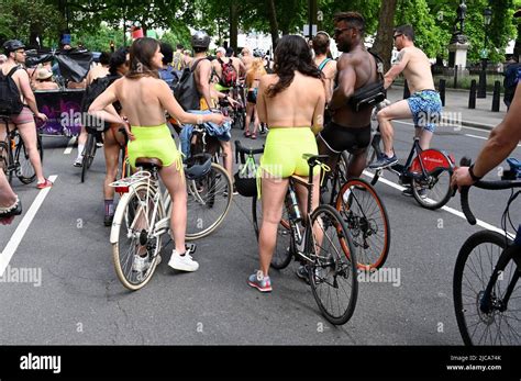 London Gro Britannien World Naked Bike Ride Warnung Enth Lt