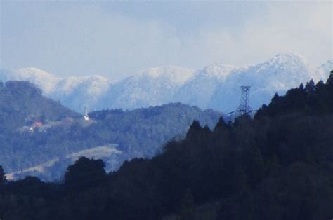 高野山麓 橋本新聞 高野山麓・橋本の山々、薄っすら雪化粧♡三石山や葛城。金剛連峰♪大和連峰は冠雪深々と