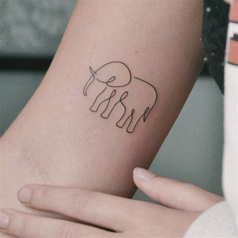 Tatuagem minimalista Opções características modelos e inspirações